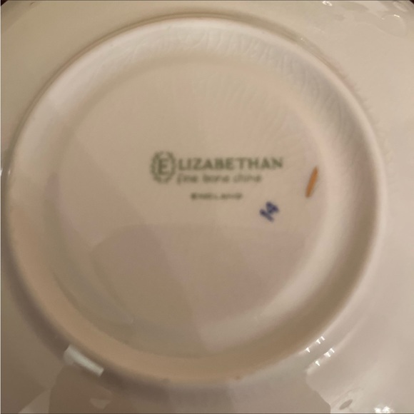 611. VINTAGE ELIZABETHAN BONE CHINA CUP & SAUCER SET - Picture 3 of 5